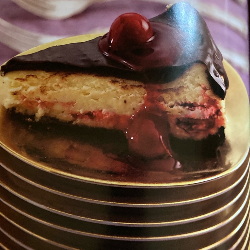 NWOT Pillsbury Holiday Cookbook - Picture 16 of 16